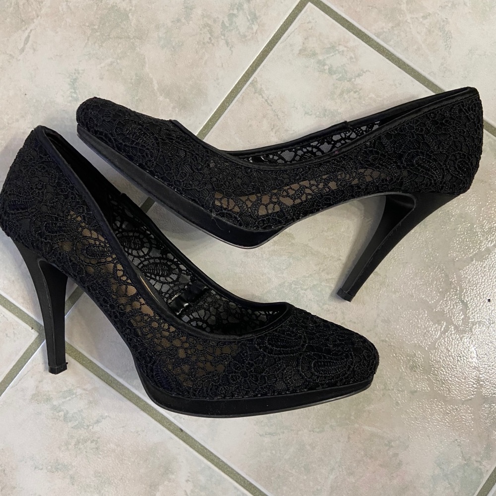 Nine West pumps